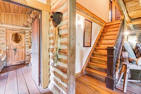 Handcrafted Log Cabin on 3 Acres: 14 Mi to Canton