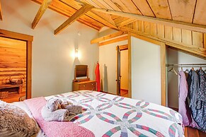 Handcrafted Log Cabin on 3 Acres: 14 Mi to Canton
