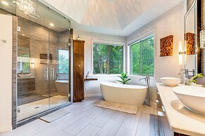 Austin Oasis w/ Pool & Patio ~ 7 Mi to Zilker Park