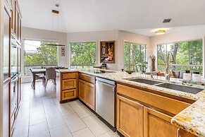 7 Mi to Zilker Park: Oasis w/ Pool & Patio