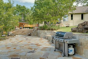 7 Mi to Zilker Park: Oasis w/ Pool & Patio