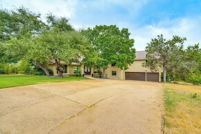 7 Mi to Zilker Park: Oasis w/ Pool & Patio