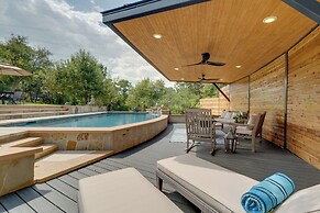7 Mi to Zilker Park: Oasis w/ Pool & Patio