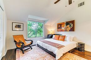 7 Mi to Zilker Park: Oasis w/ Pool & Patio