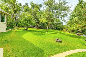 7 Mi to Zilker Park: Oasis w/ Pool & Patio