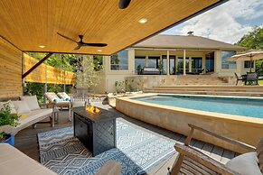 7 Mi to Zilker Park: Oasis w/ Pool & Patio