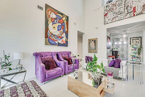 Covered Patio & Grill: Colorful Mcallen Home