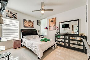 Covered Patio & Grill: Colorful Mcallen Home