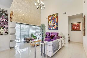 Covered Patio & Grill: Colorful Mcallen Home