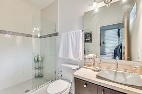 Covered Patio & Grill: Colorful Mcallen Home