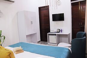 Royale Amata By the Beach