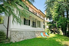 Villa Alberti 900m From Garda Lake