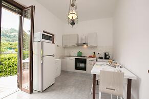 Villa Alberti 900m From Garda Lake