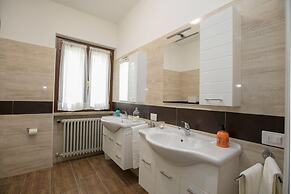 Villa Alberti 900m From Garda Lake