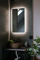 Chic Rooftop Apartment in Antwerp s Shopping hub