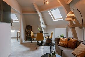 Chic Rooftop Apartment in Antwerp s Shopping hub