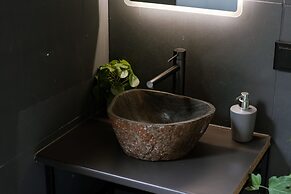 Chic Rooftop Apartment in Antwerp s Shopping hub