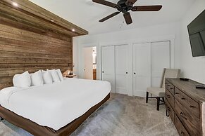 Chic Condo At The Foot Of Quicksilver Chair Lift 2 Bedroom Condo