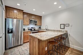 Chic Condo At The Foot Of Quicksilver Chair Lift 2 Bedroom Condo