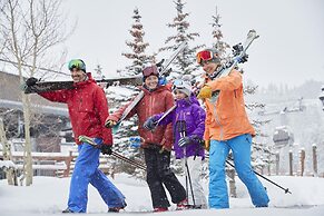 Chic Condo At The Foot Of Quicksilver Chair Lift 2 Bedroom Condo