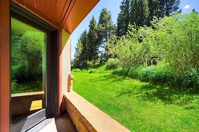 Chic Condo At The Foot Of Quicksilver Chair Lift 2 Bedroom Condo