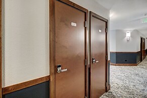 Chic Condo At The Foot Of Quicksilver Chair Lift 2 Bedroom Condo