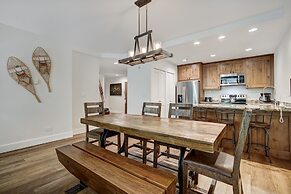 Chic Condo At The Foot Of Quicksilver Chair Lift 2 Bedroom Condo