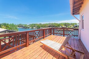 Coco View Canal Lot 18 Private Home 3 Bedroom Home