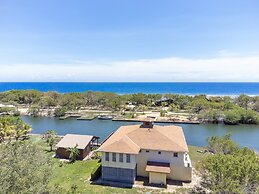 Coco View Canal Lot 18 Private Home 3 Bedroom Home