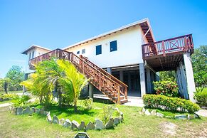 Coco View Canal Lot 18 Private Home 3 Bedroom Home