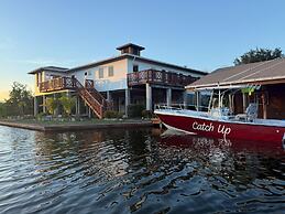 Coco View Canal Lot 18 Private Home 3 Bedroom Home