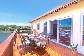 Coco View Canal Lot 18 Private Home 3 Bedroom Home