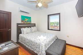 Coco View Canal Lot 18 Private Home 3 Bedroom Home