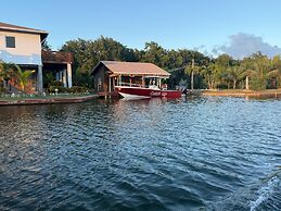 Coco View Canal Lot 18 Private Home 3 Bedroom Home