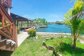 Coco View Canal Lot 18 Private Home 3 Bedroom Home