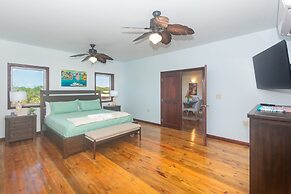 Coco View Canal Lot 18 Private Home 3 Bedroom Home