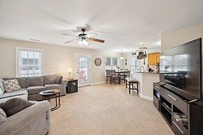 Charming Family Retreat With Spacious Yard 3 Bedroom Home