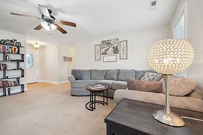 Charming Family Retreat With Spacious Yard 3 Bedroom Home