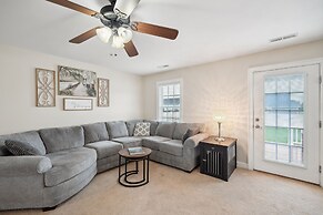 Charming Family Retreat With Spacious Yard 3 Bedroom Home