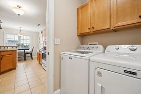 Charming Family Retreat With Spacious Yard 3 Bedroom Home