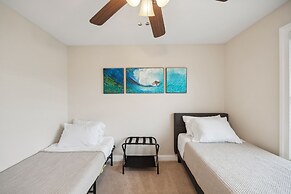 Charming Family Retreat With Spacious Yard 3 Bedroom Home