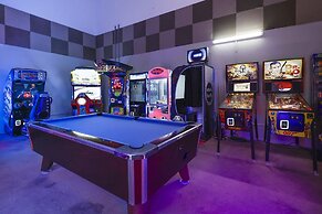 Phoenix Ii 2045 2 Bedroom Condo