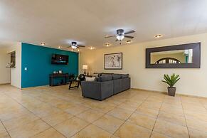 Beautiful 4BR 3BA Villa w Private Pool Jacuzzi
