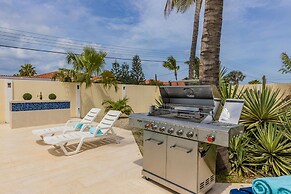 Beautiful 4BR 3BA Villa w Private Pool Jacuzzi