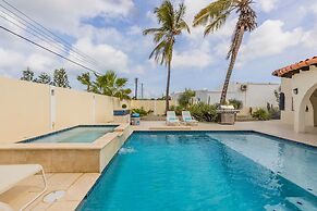 Beautiful 4BR 3BA Villa w Private Pool Jacuzzi
