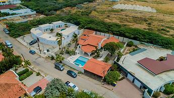 Beautiful 4BR 3BA Villa w Private Pool Jacuzzi