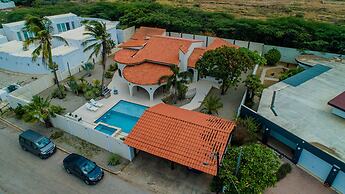 Beautiful 4BR 3BA Villa w Private Pool Jacuzzi