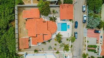 Beautiful 4BR 3BA Villa w Private Pool Jacuzzi