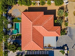 Amazing 4BR 3BA Villa Palm Beach w NEW Pool