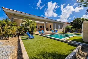 Amazing 4BR 3BA Villa Palm Beach w NEW Pool